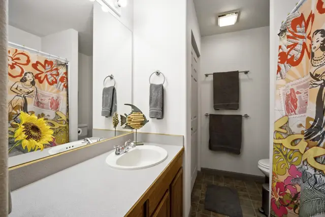 Listing Image for 620 Kuu Home Pl 17 of 44