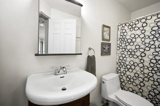 Listing Image for 620 Kuu Home Pl 21 of 44