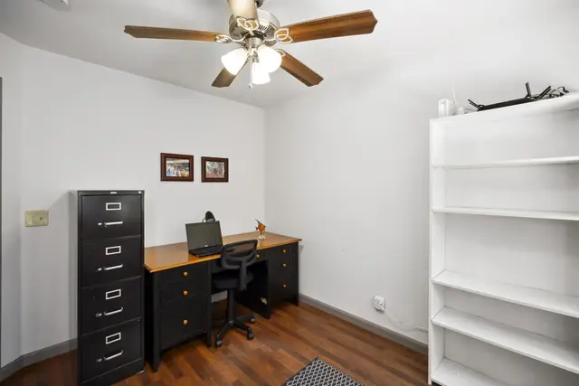 Listing Image for 620 Kuu Home Pl 23 of 44