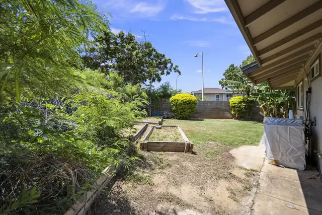 Listing Image for 620 Kuu Home Pl 27 of 44