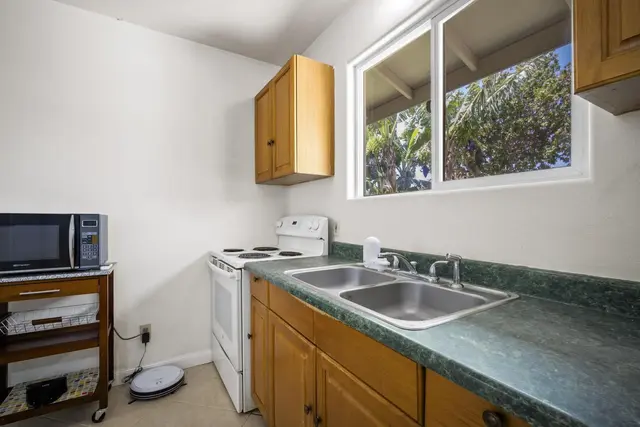 Listing Image for 620 Kuu Home Pl 29 of 44