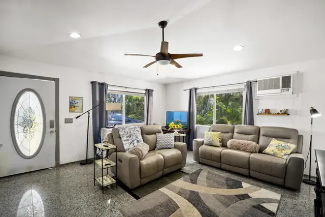 Listing Image for 620 Kuu Home Pl 3 of 44