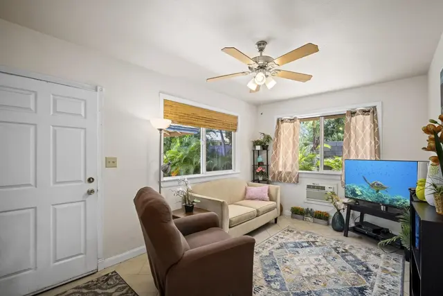 Listing Image for 620 Kuu Home Pl 31 of 44