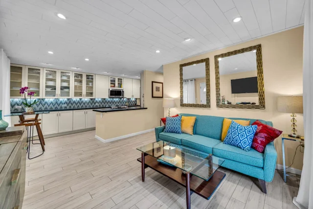 Listing Image for 160 Keonekai Rd 8-103 1 of 50