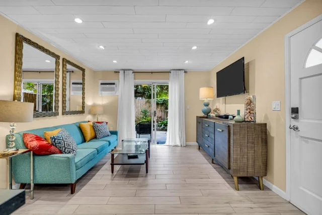 Listing Image for 160 Keonekai Rd 8-103 17 of 50