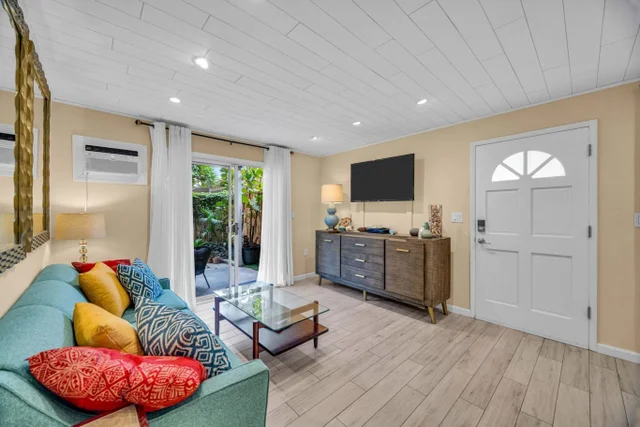 Listing Image for 160 Keonekai Rd 8-103 4 of 50