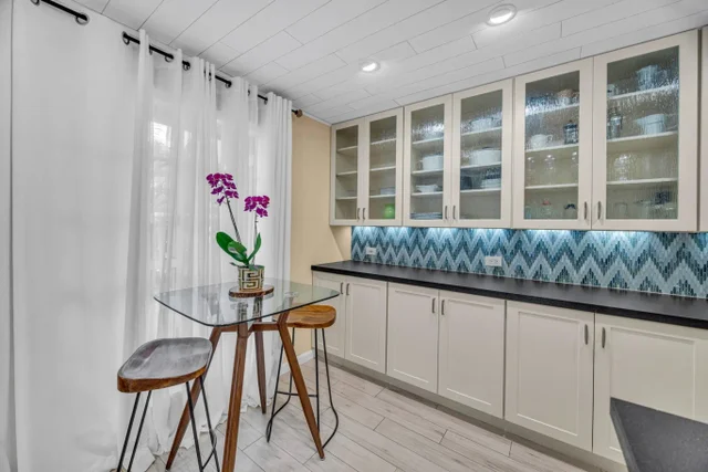 Listing Image for 160 Keonekai Rd 8-103 9 of 50