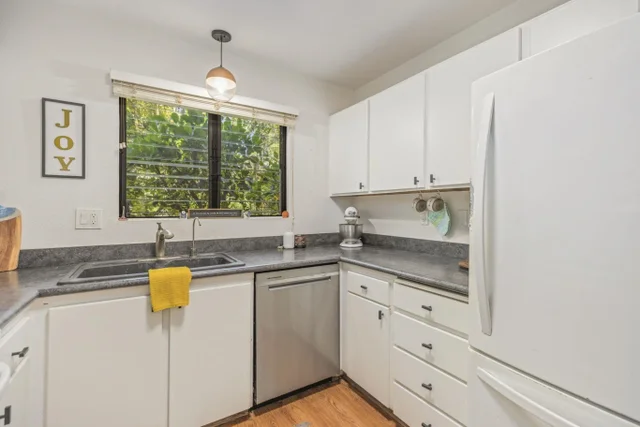 Listing Image for 15 Kulanihakoi St 3d 11 of 45