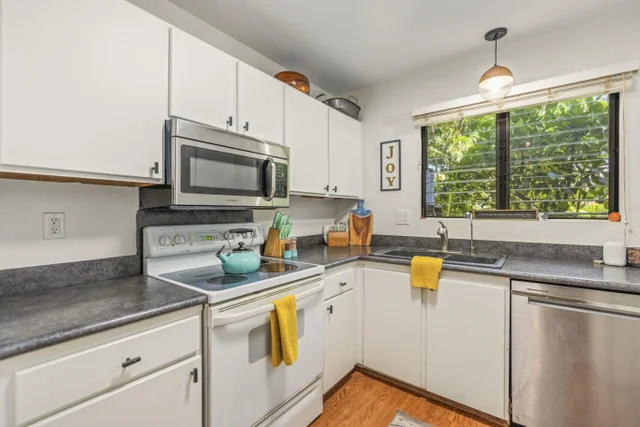 Listing Image for 15 Kulanihakoi St 3d 13 of 45