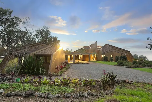 Listing Image for 2450 Piiholo Rd 2 of 39