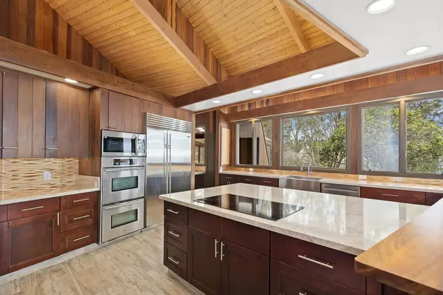 Listing Image for 2450 Piiholo Rd 5 of 39