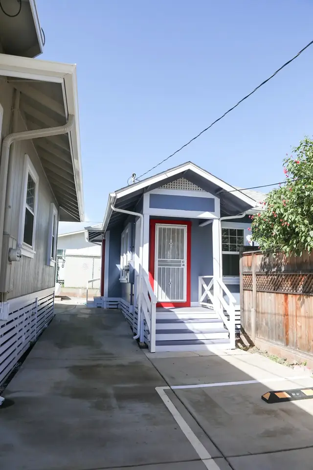 Listing Image for 1950 E Vineyard St 25 of 39