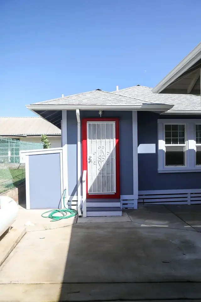 Listing Image for 1950 E Vineyard St 26 of 39