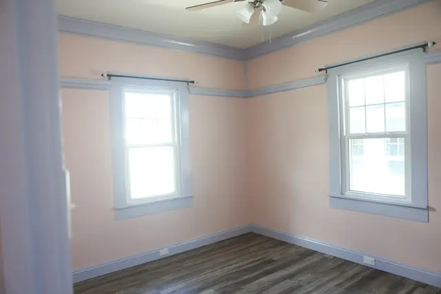 Listing Image for 1950 E Vineyard St 9 of 39