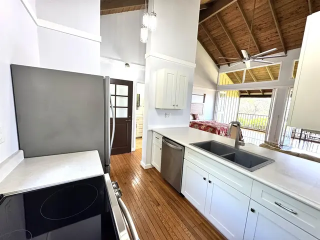 Listing Image for 100 Lio Pl I-3 11 of 26