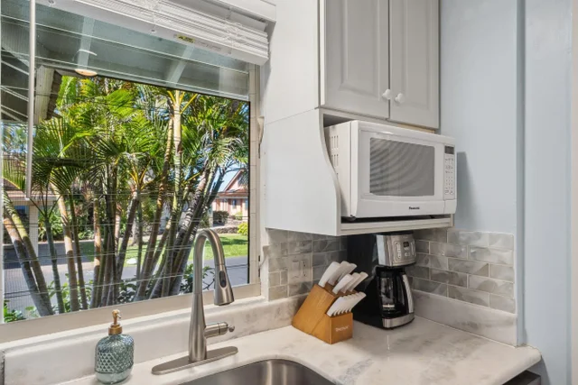 Listing Image for 24 Puamelia Pl 24-3 25 of 41