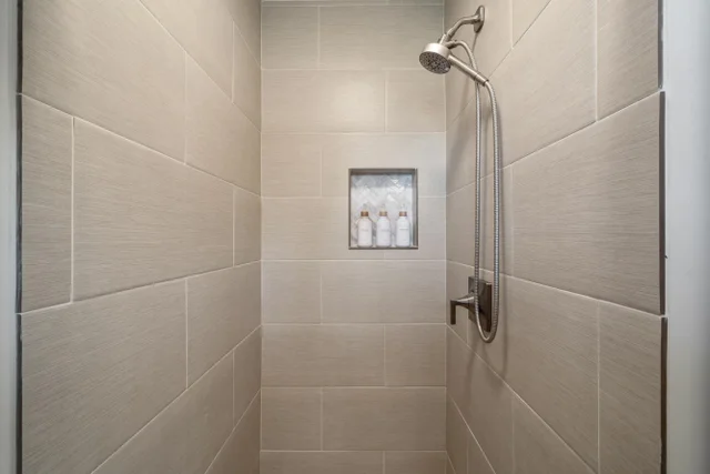 Listing Image for 24 Puamelia Pl 24-3 33 of 41