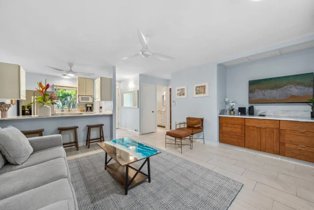 Listing Image for 24 Puamelia Pl 24-3 4 of 41