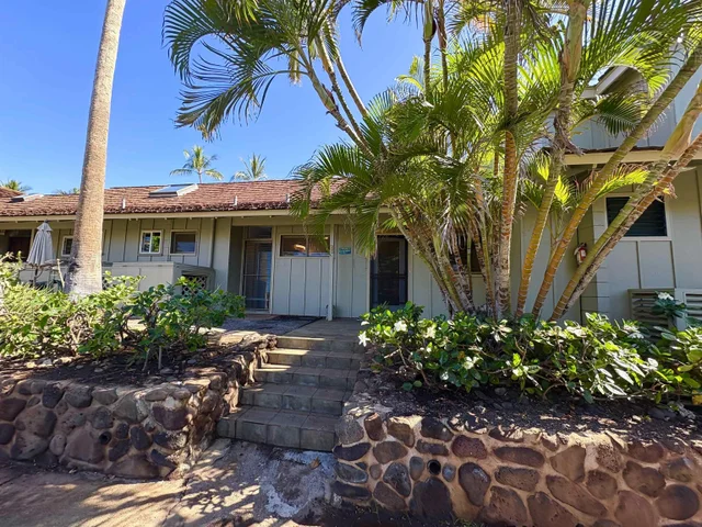 Listing Image for 24 Puamelia Pl 24-3 8 of 41