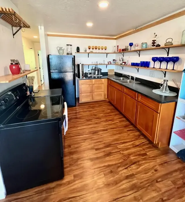 Listing Image for 510 Imi Pl 203 6 of 10