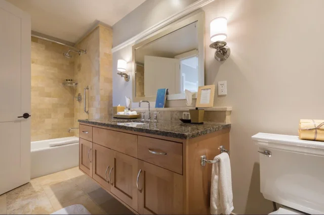 Listing Image for 1 Bay Dr 4505 23 of 35