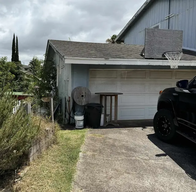 Listing Image for 67 Makalani Pl 2 of 6