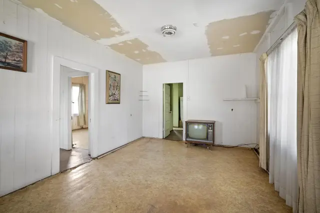 Listing Image for 130 Kuhuoi St 8 of 22