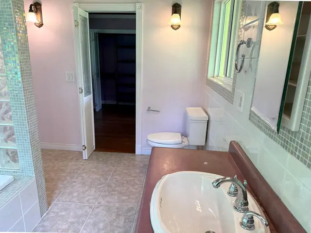 Listing Image for 241 Ulaino Rd 14 of 32