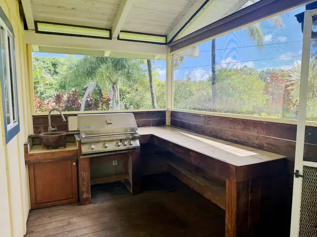 Listing Image for 241 Ulaino Rd 28 of 32