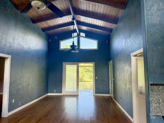 Listing Image for 241 Ulaino Rd 3 of 32