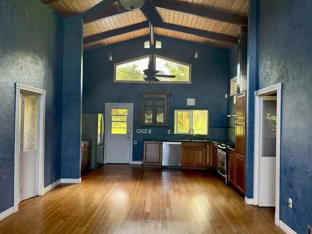 Listing Image for 241 Ulaino Rd 5 of 32