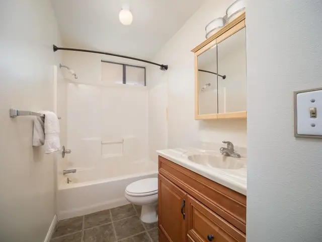 Listing Image for 287 Palanehe St 15 of 36