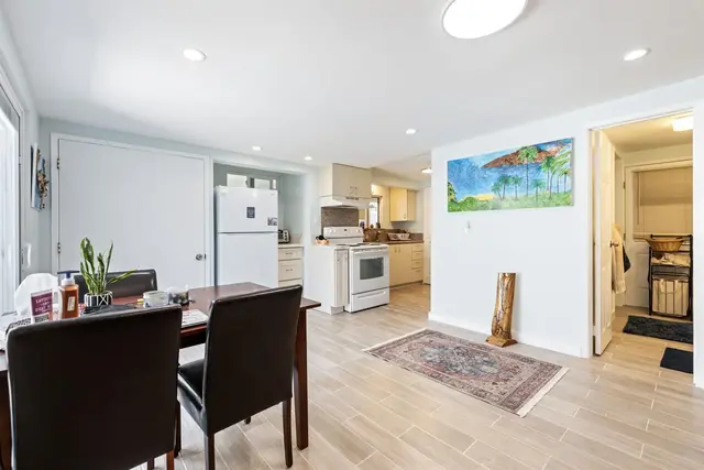 Listing Image for 219 Kenolio Rd 25 of 41