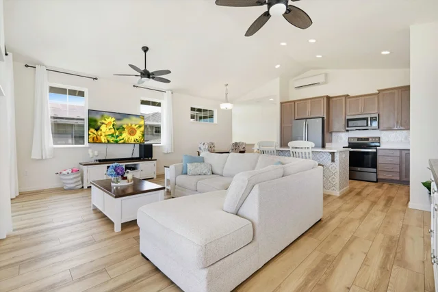 Listing Image for 72 Kupaloke St 3 of 49