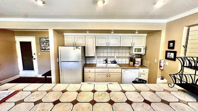Listing Image for 3559 Lower Honoapiilani Rd 3m 16 of 17