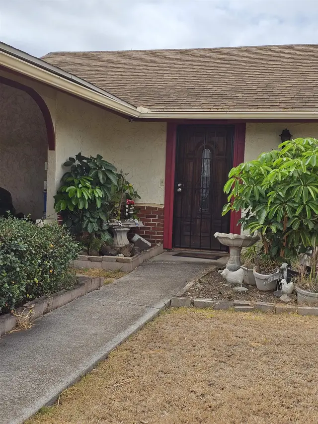 Listing Image for 623 S Oahu St 1 of 10