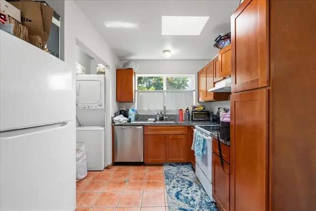Listing Image for 193 Akai St 23 of 41