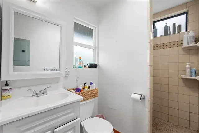 Listing Image for 193 Akai St 28 of 41