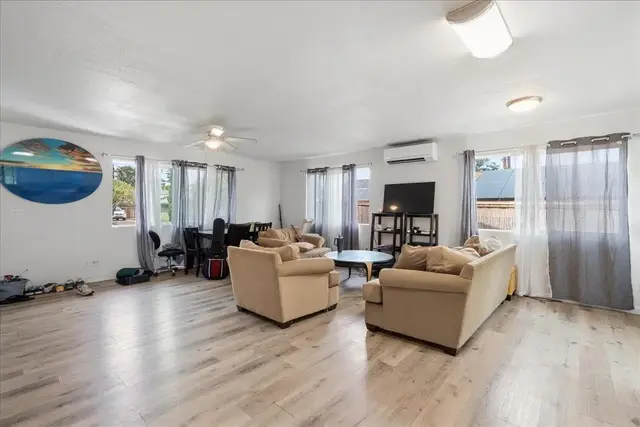 Listing Image for 193 Akai St 6 of 41