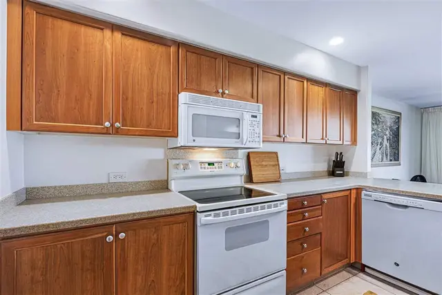 Listing Image for 2560 Kekaa Dr G201 12 of 37