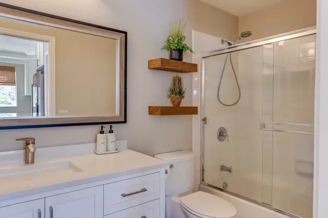 Listing Image for 24 Loihi Pl 15 of 48