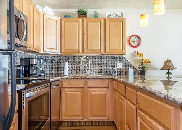 Listing Image for 50 Hauoli St 106 15 of 24