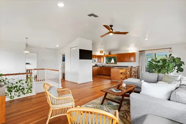 Listing Image for 16 Kahana Ridge Dr 10 of 46
