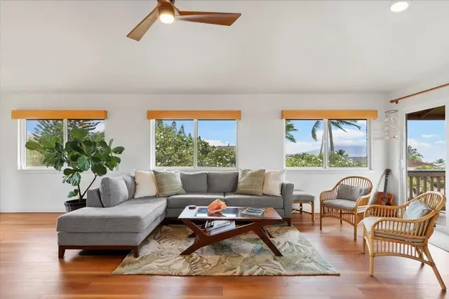 Listing Image for 16 Kahana Ridge Dr 4 of 46