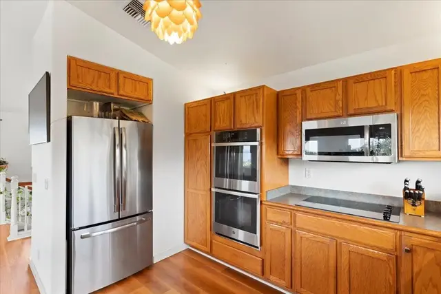 Listing Image for 16 Kahana Ridge Dr 8 of 46