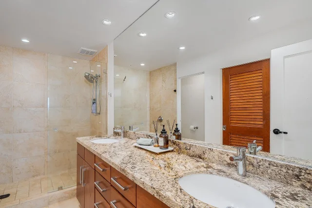 Listing Image for 500 Kapalua Dr 15v2 23 of 40