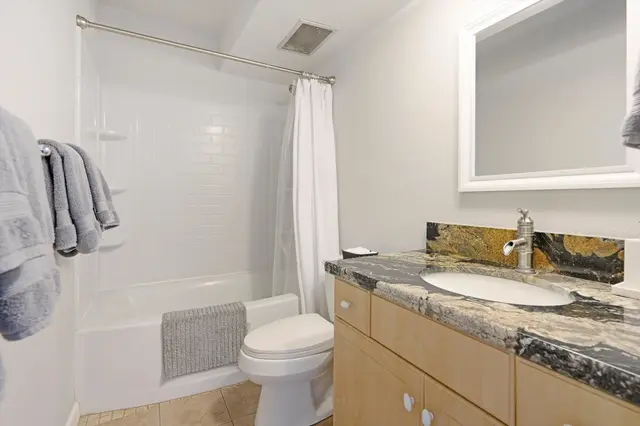 Listing Image for 50 Hauoli St 103 17 of 45