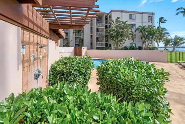 Listing Image for 50 Hauoli St 103 24 of 45