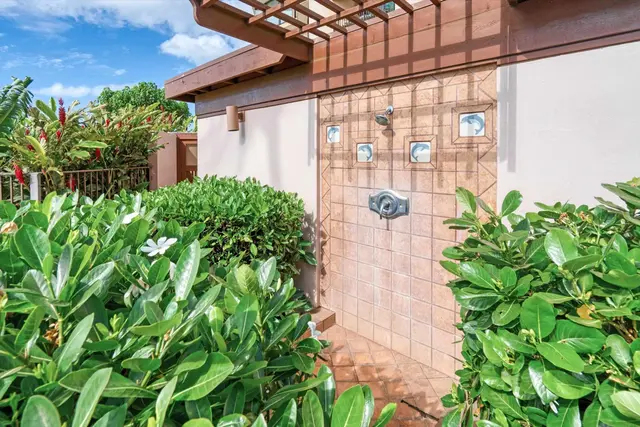 Listing Image for 50 Hauoli St 103 25 of 45