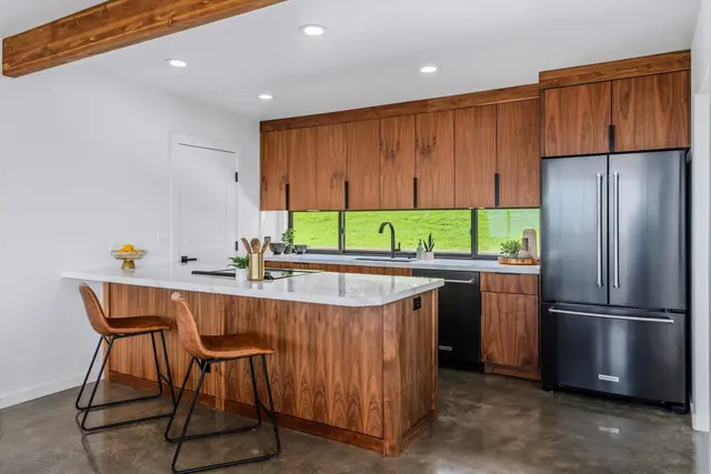 Listing Image for 1109 Pookela Rd B 14 of 45